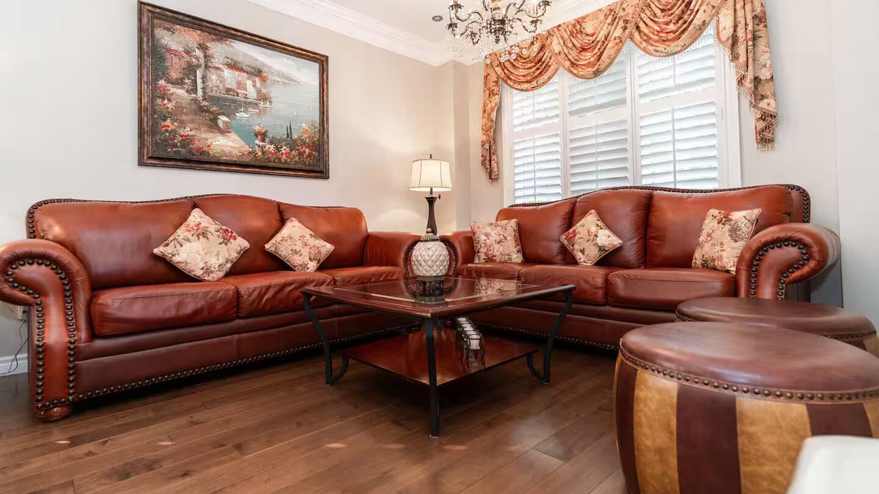 Photo of Livingroom in Hurontario