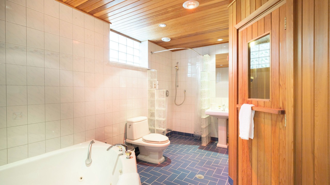 Photo of Bathroom in Thornhill