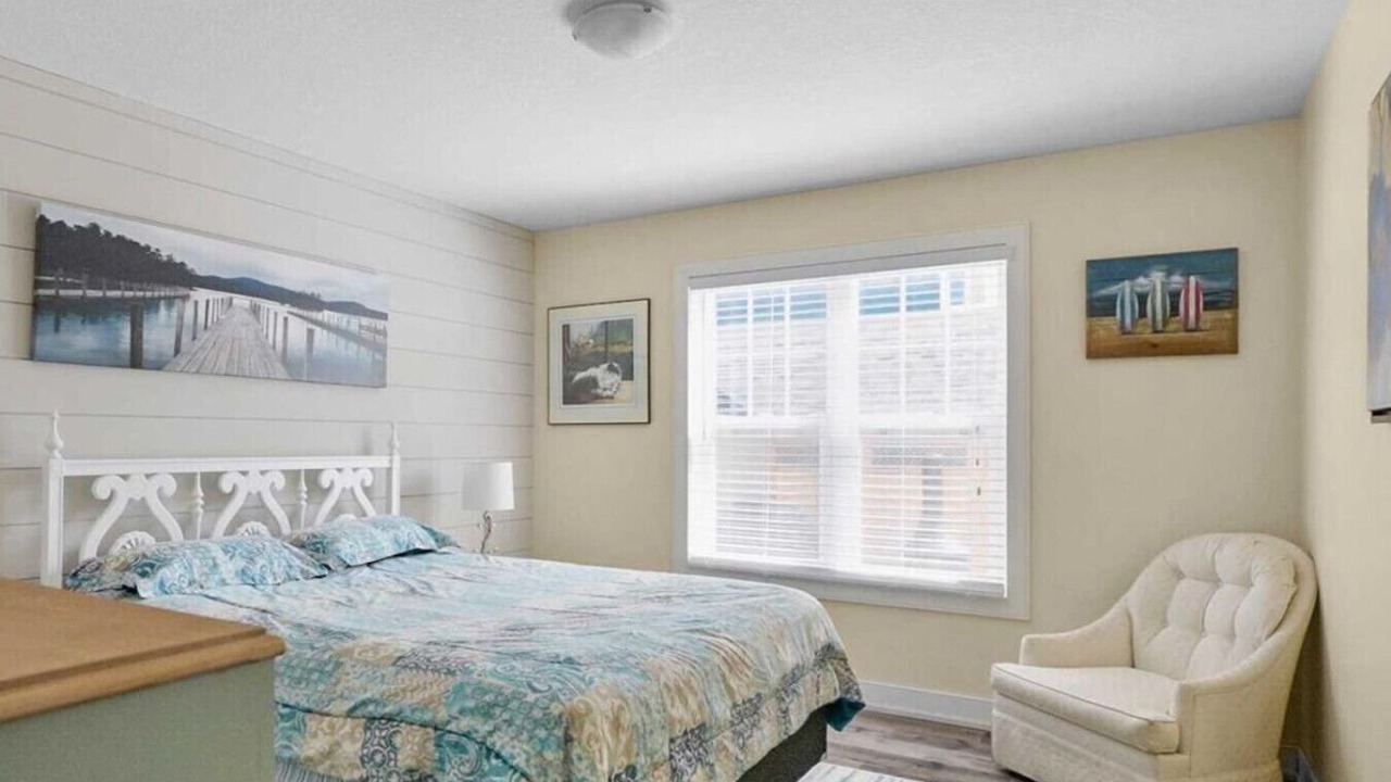 Photo of Bedroom in Grand Bend
