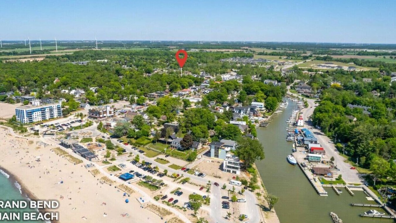Photo of Others in Grand Bend