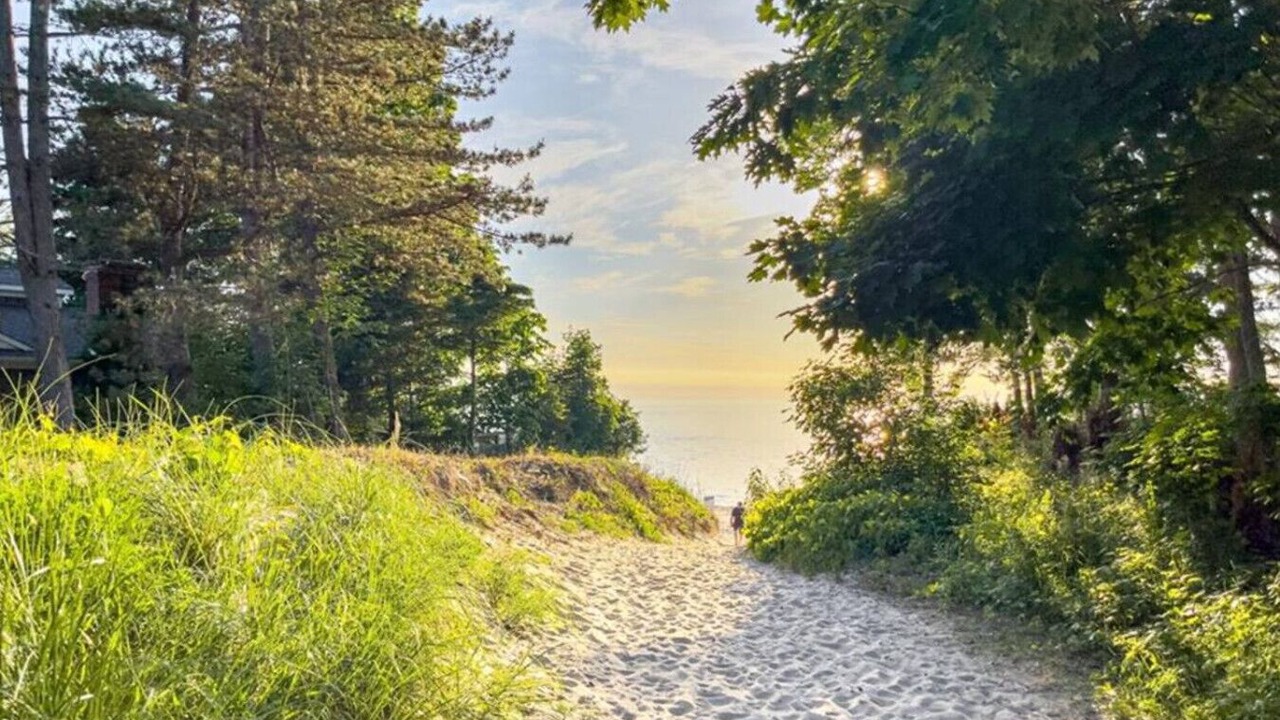 Photo of Others in Grand Bend
