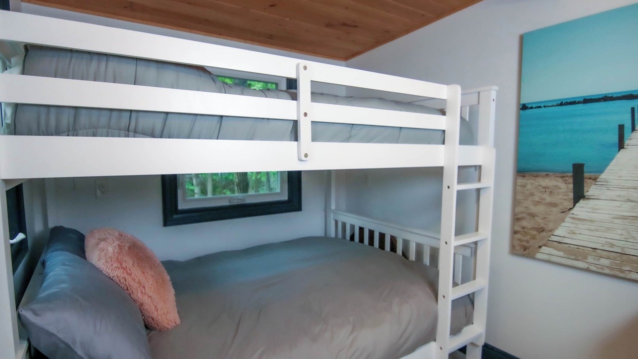 Photo of Bedroom in Gravenhurst