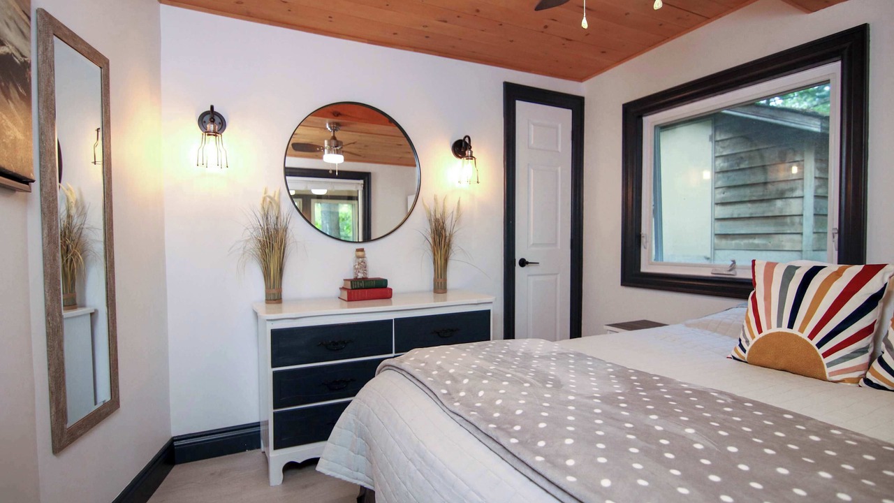 Photo of Bedroom in Gravenhurst