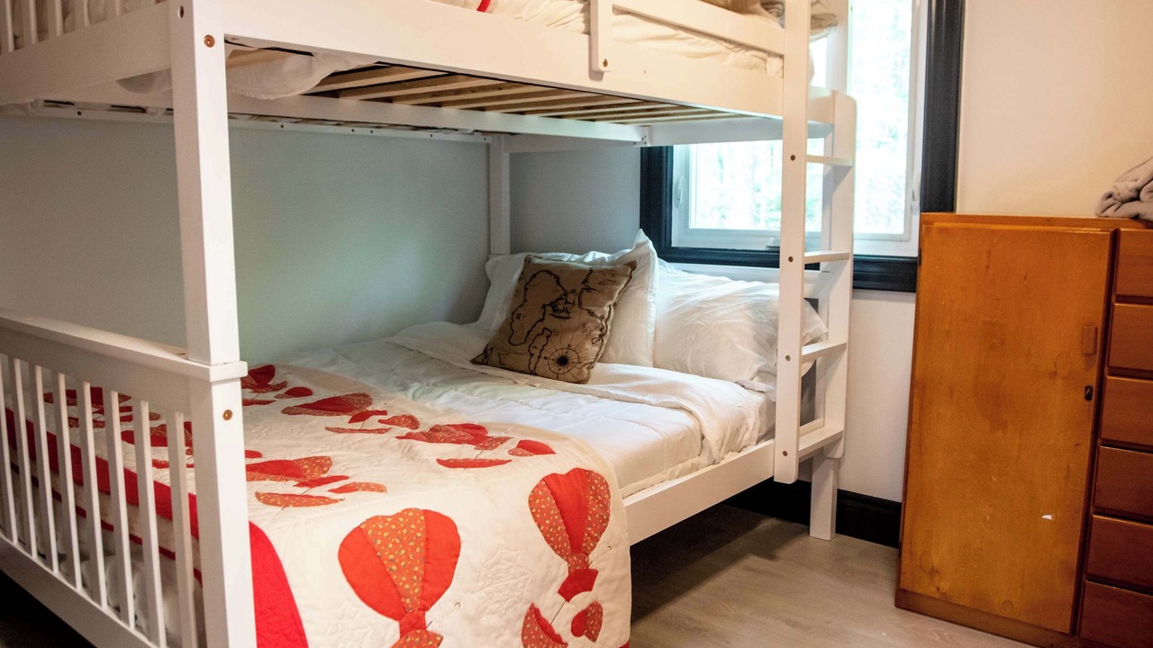 Photo of Bedroom in Gravenhurst