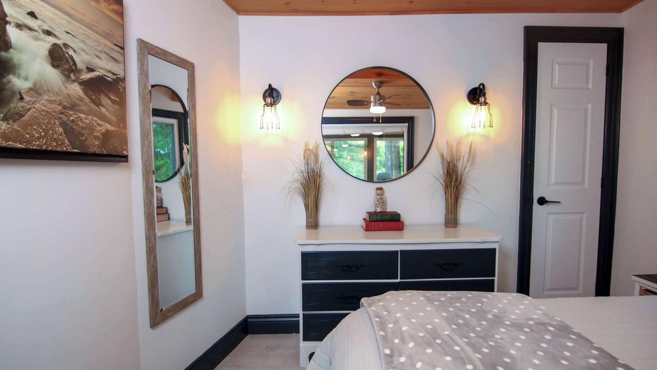 Photo of Bedroom in Gravenhurst