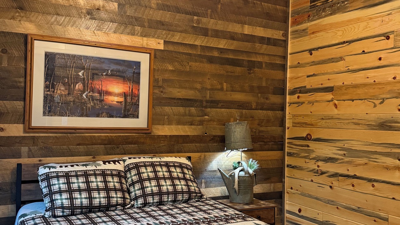 Photo of Bedroom in Crane Lake