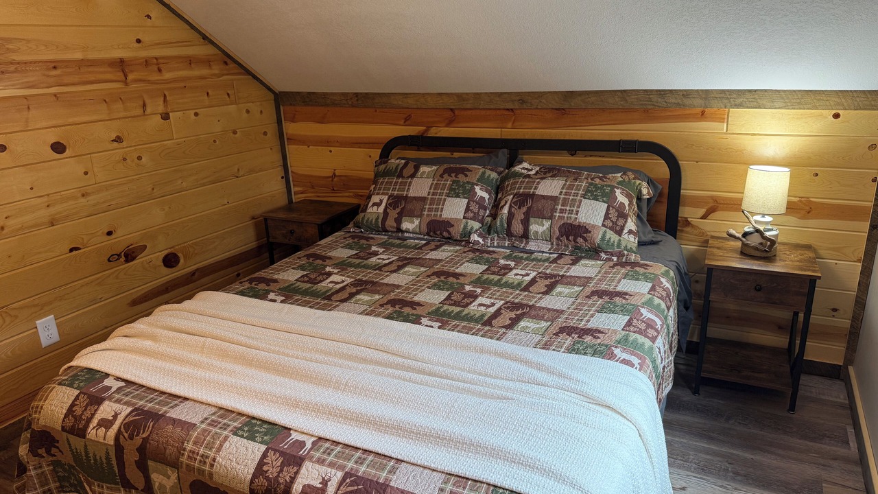 Photo of Bedroom in Crane Lake
