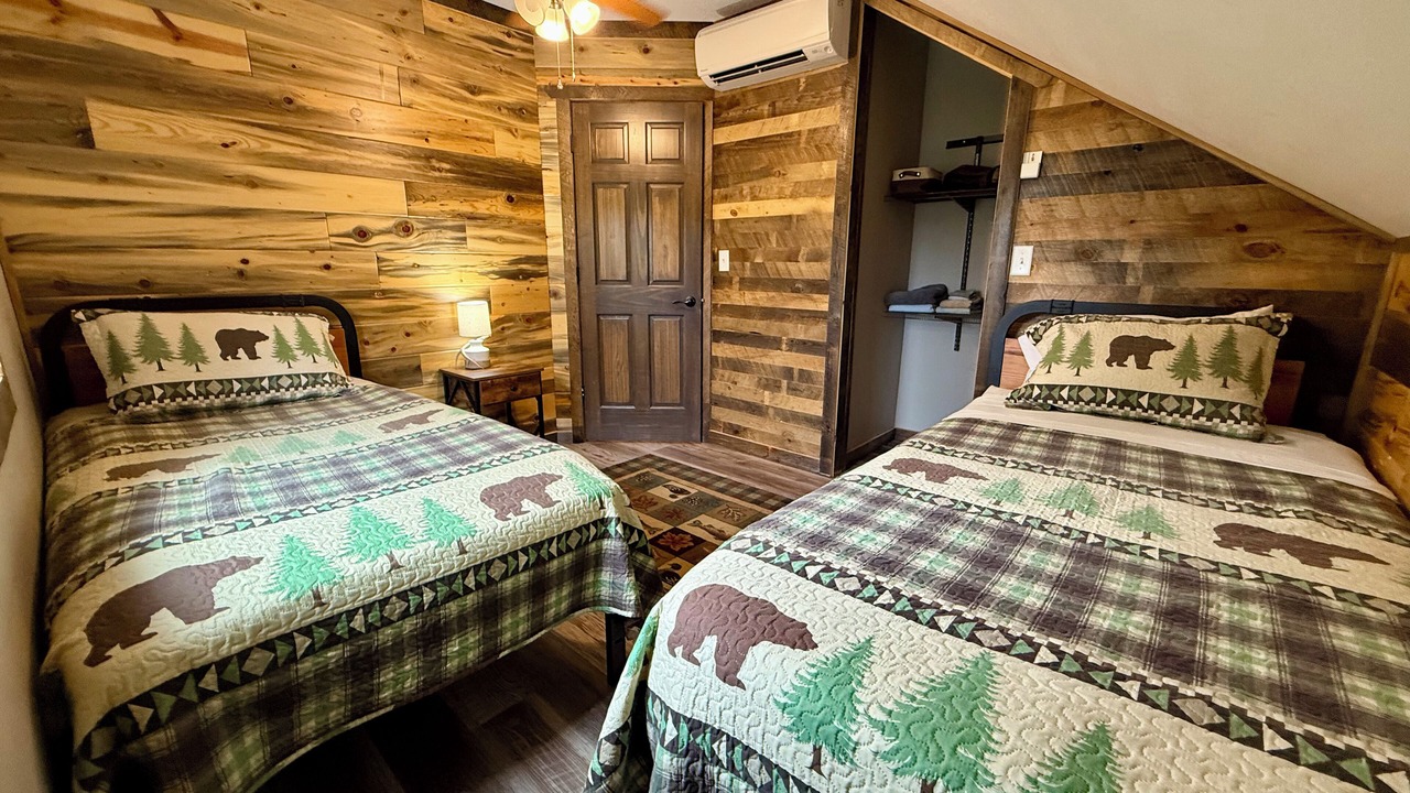Photo of Bedroom in Crane Lake