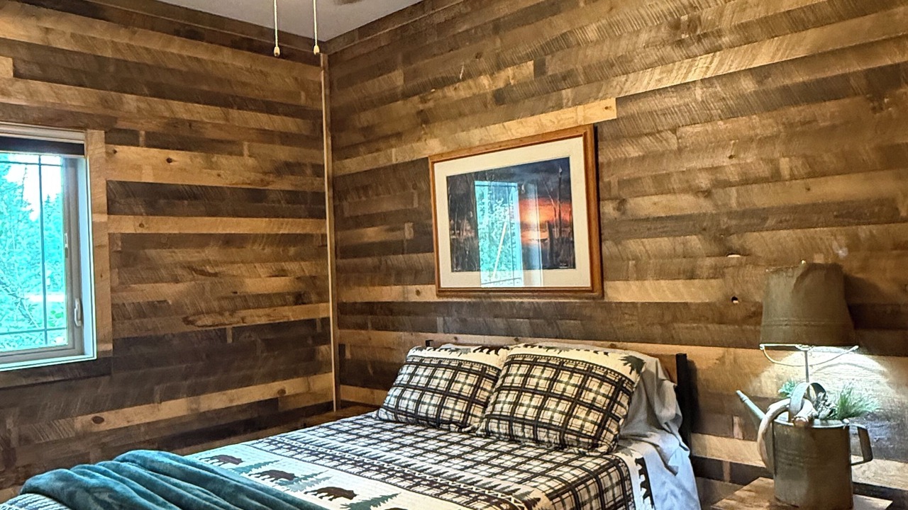Photo of Bedroom in Crane Lake