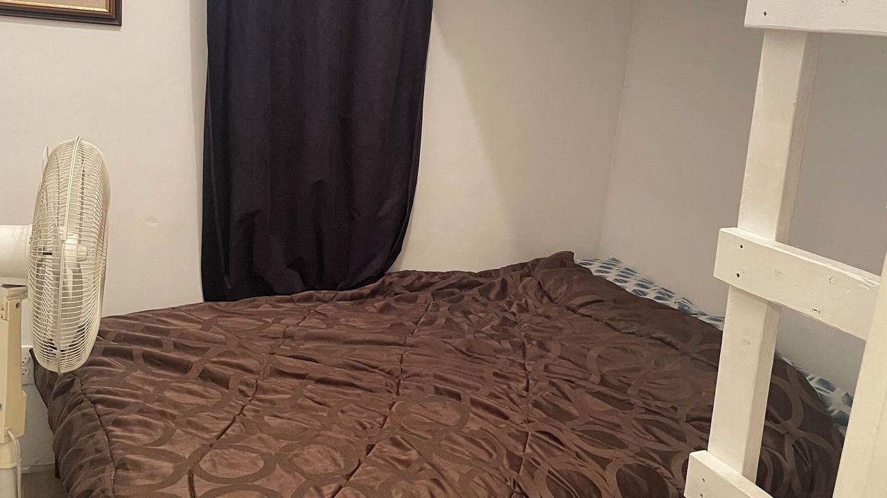 Photo of Bedroom in Head