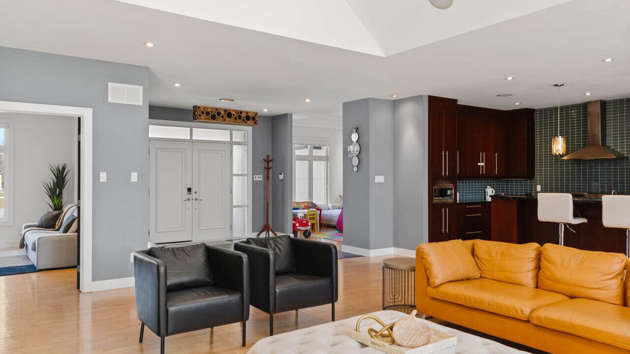 Photo of Livingroom in Ottawa Division
