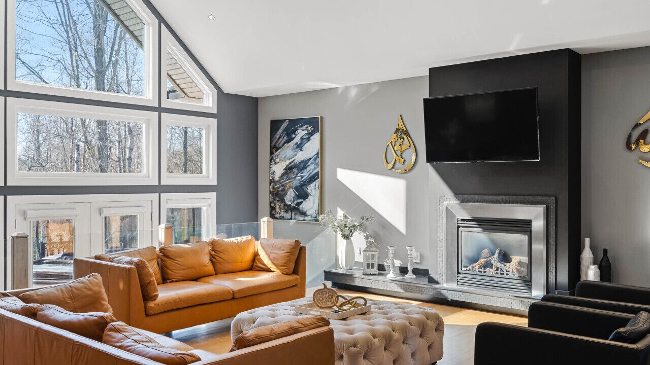 Photo of Livingroom in Ottawa Division