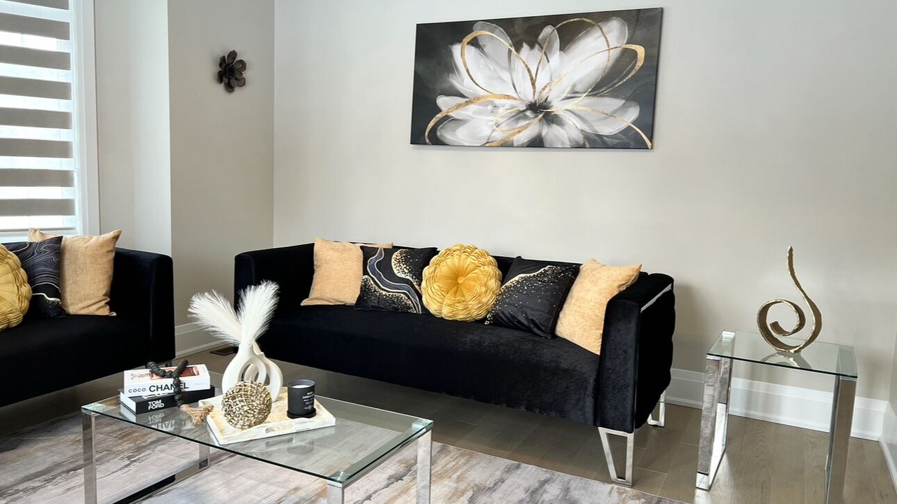 Photo of Livingroom in Brampton