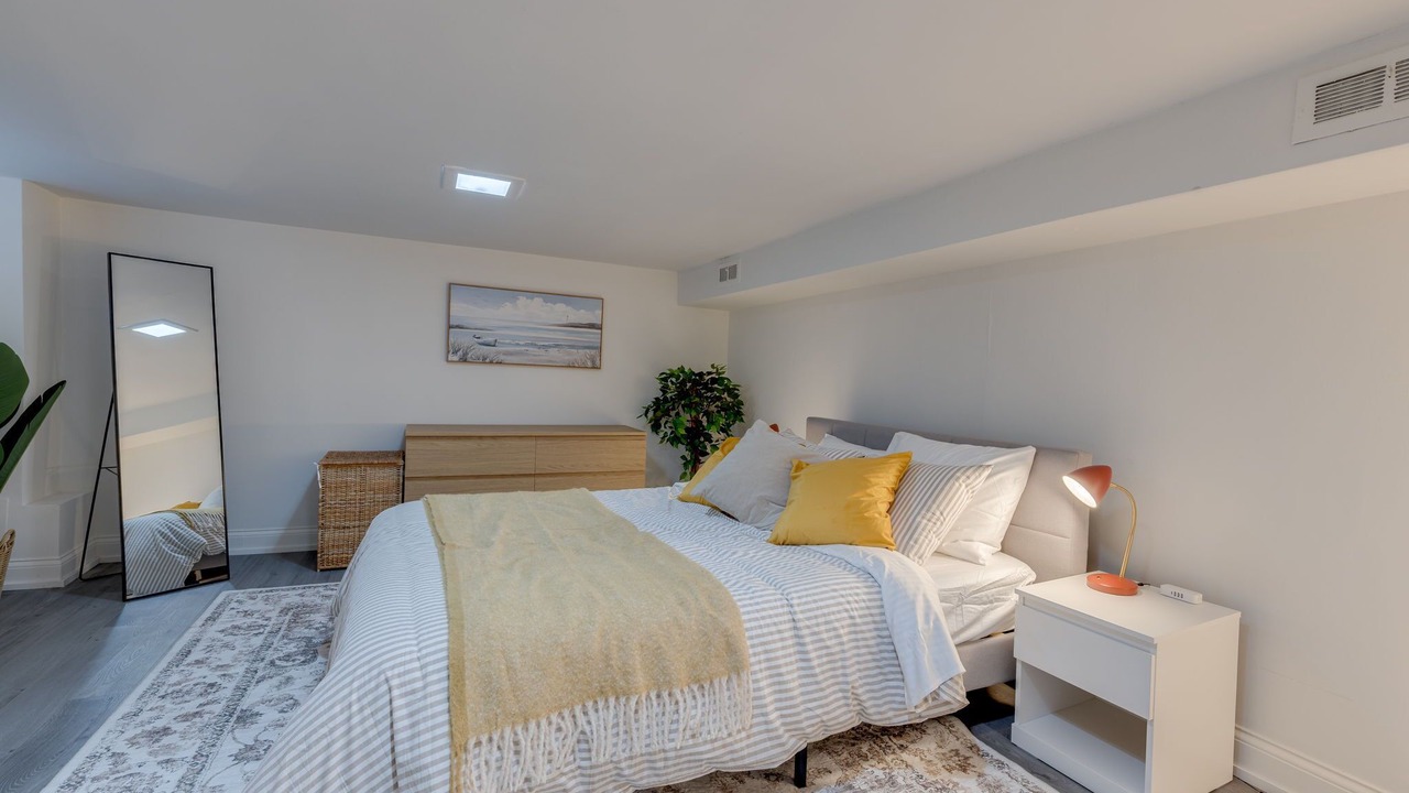 Photo of Bedroom in Riverdale