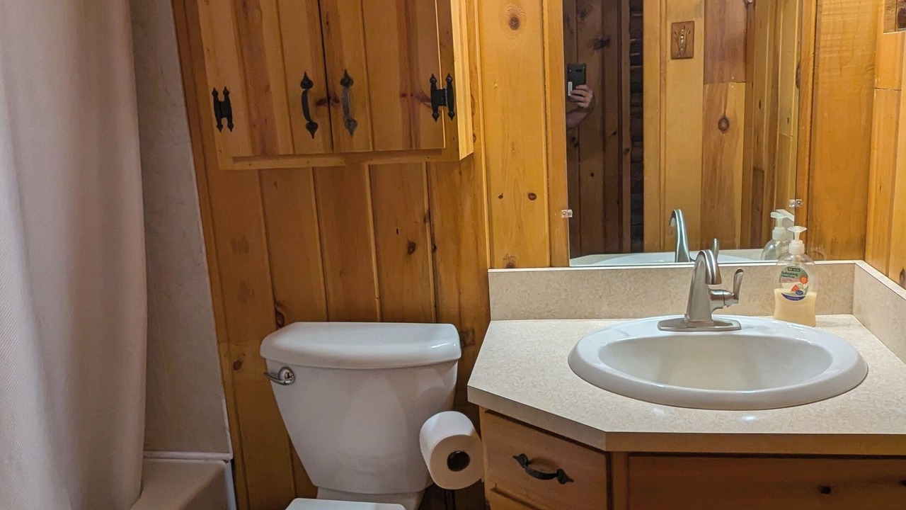 Photo of Bathroom in Sturgeon Lake