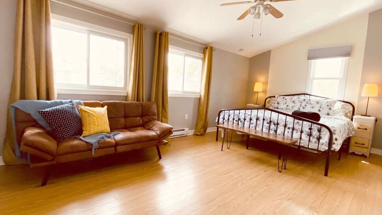 Photo of Livingroom in Inner Harbour