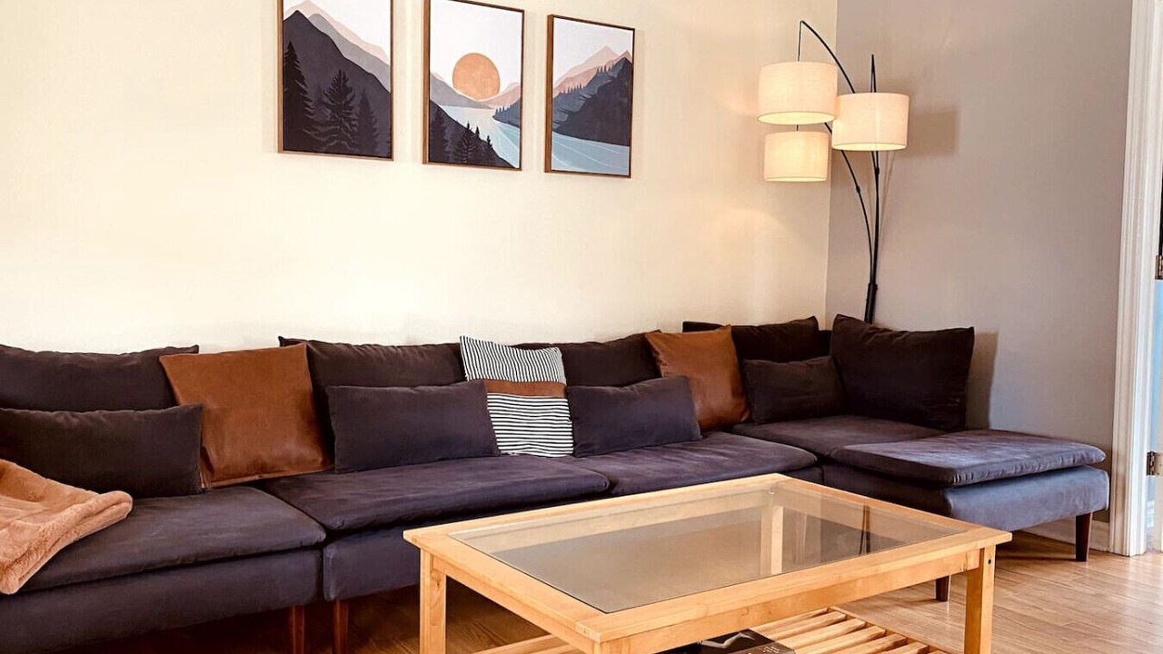 Photo of Livingroom in Inner Harbour