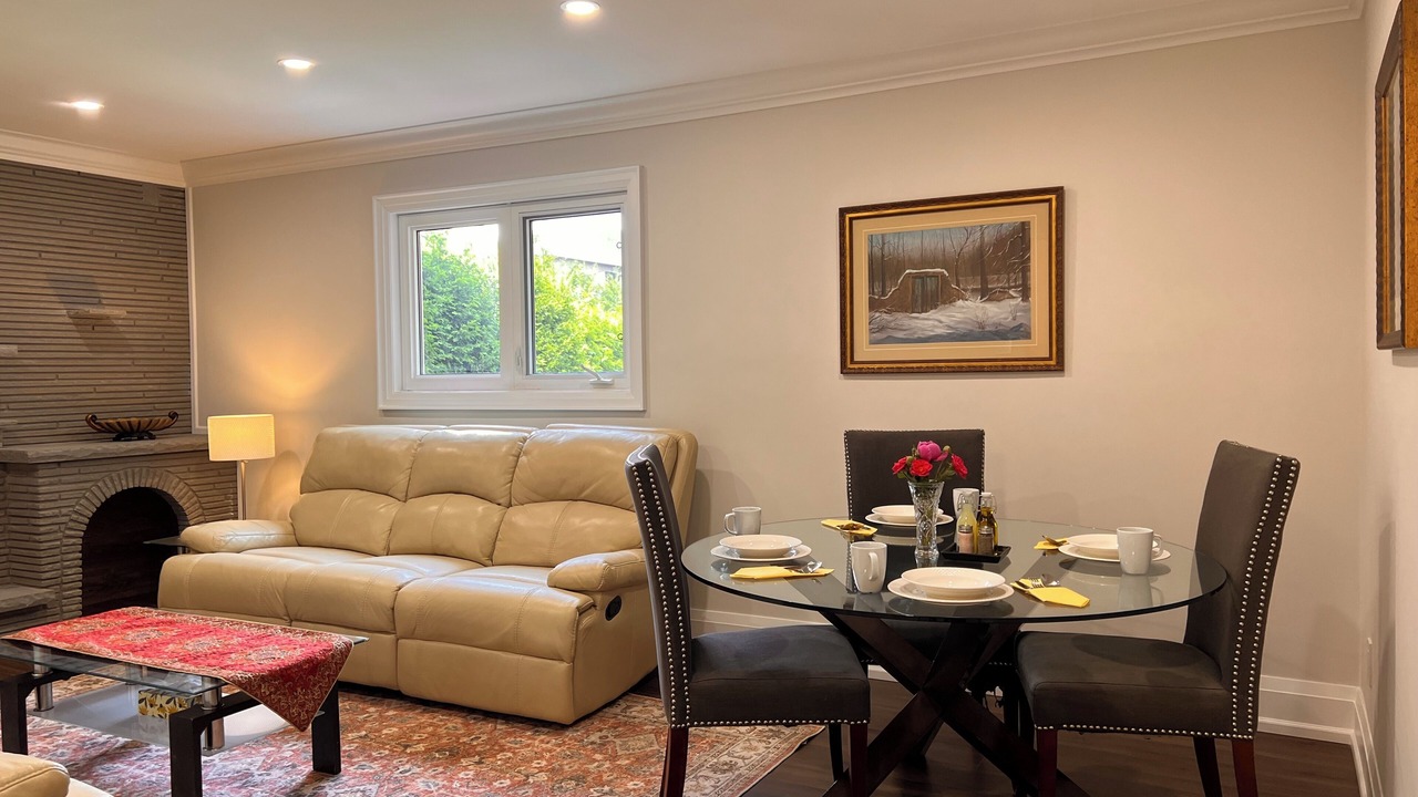 Photo of Livingroom in Richmond Hill