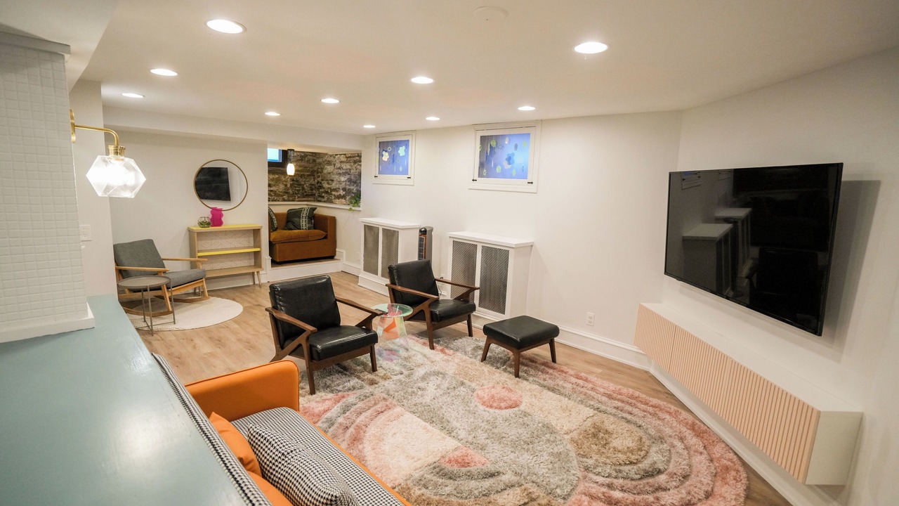Photo of Livingroom in Summit - University