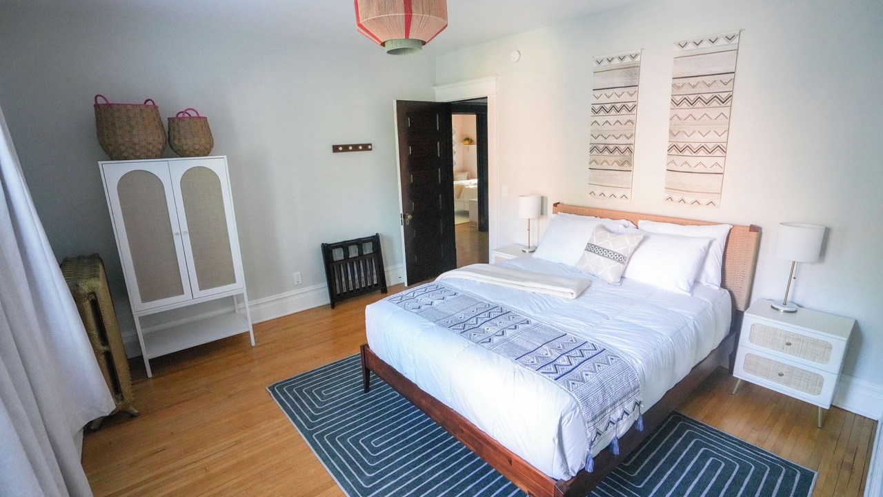Photo of Bedroom in Summit - University