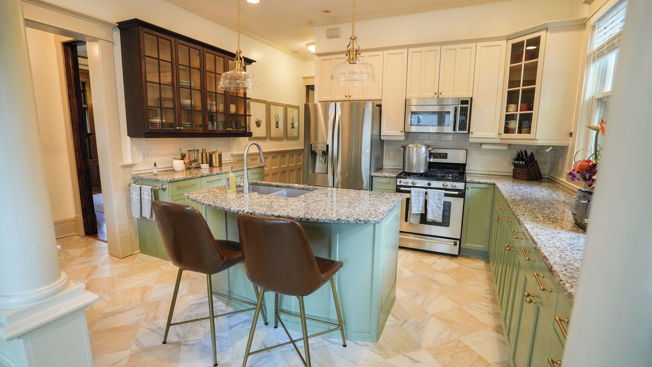 Photo of Kitchen in Summit - University