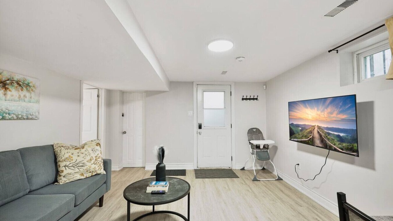 Photo of Livingroom in Durham Region