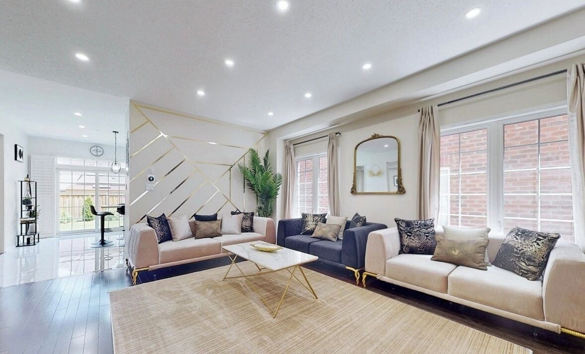 Photo of Livingroom in Durham Region