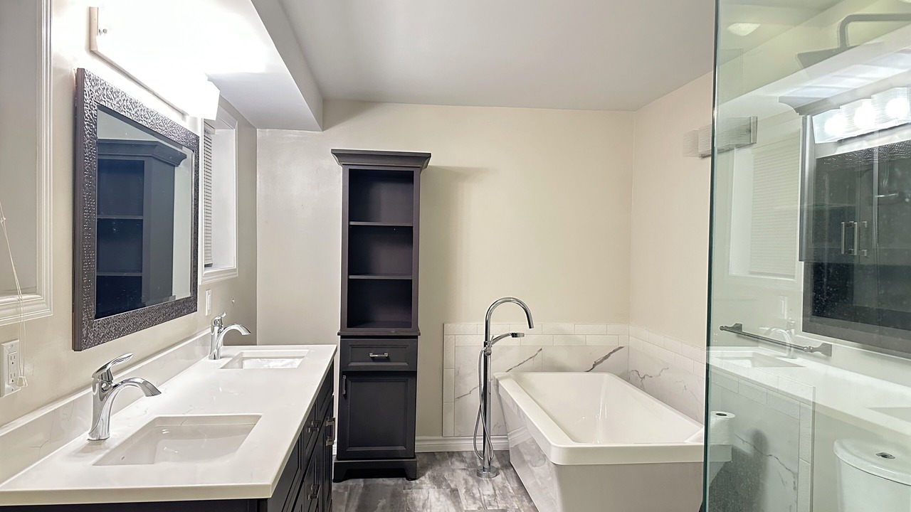 Photo of Bathroom in Lagoon City