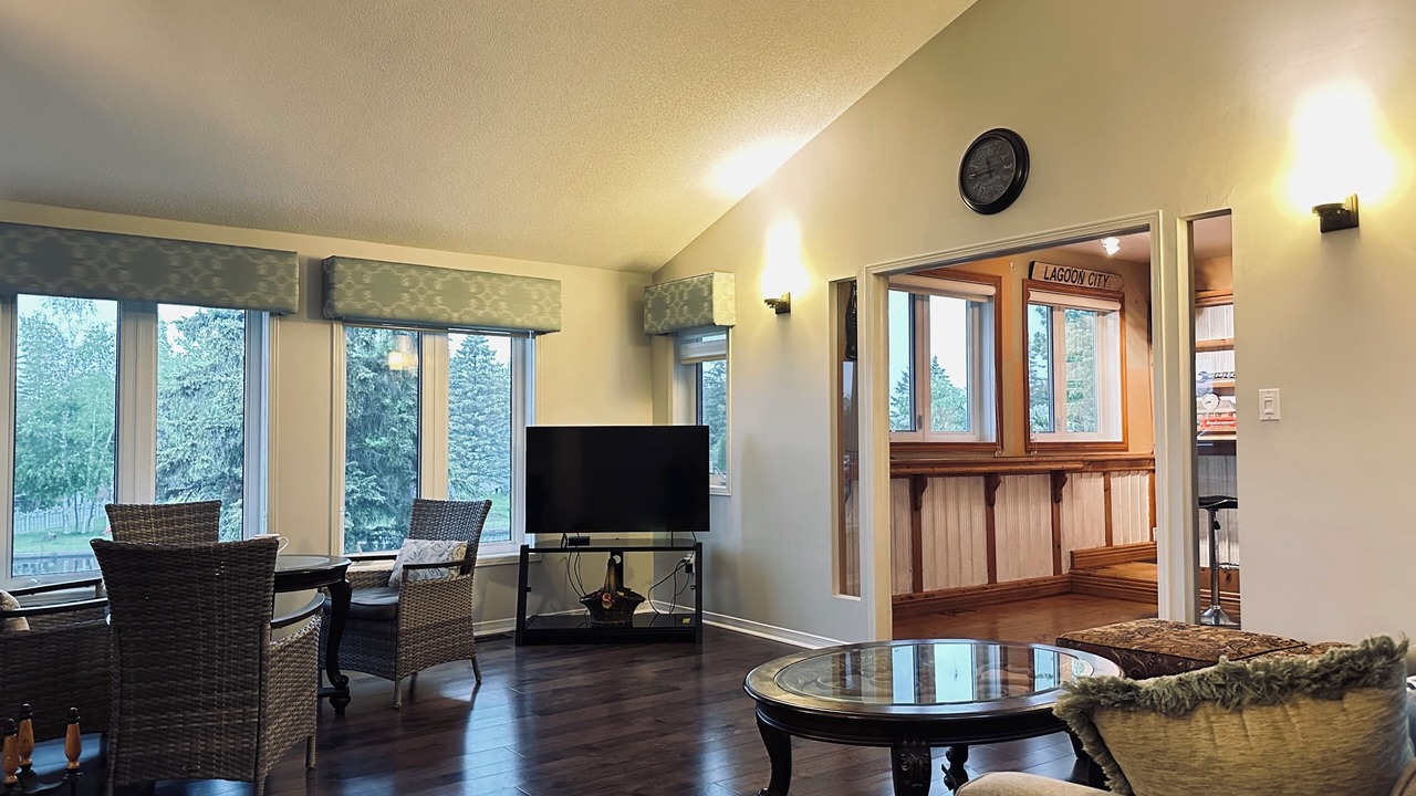 Photo of Livingroom in Lagoon City