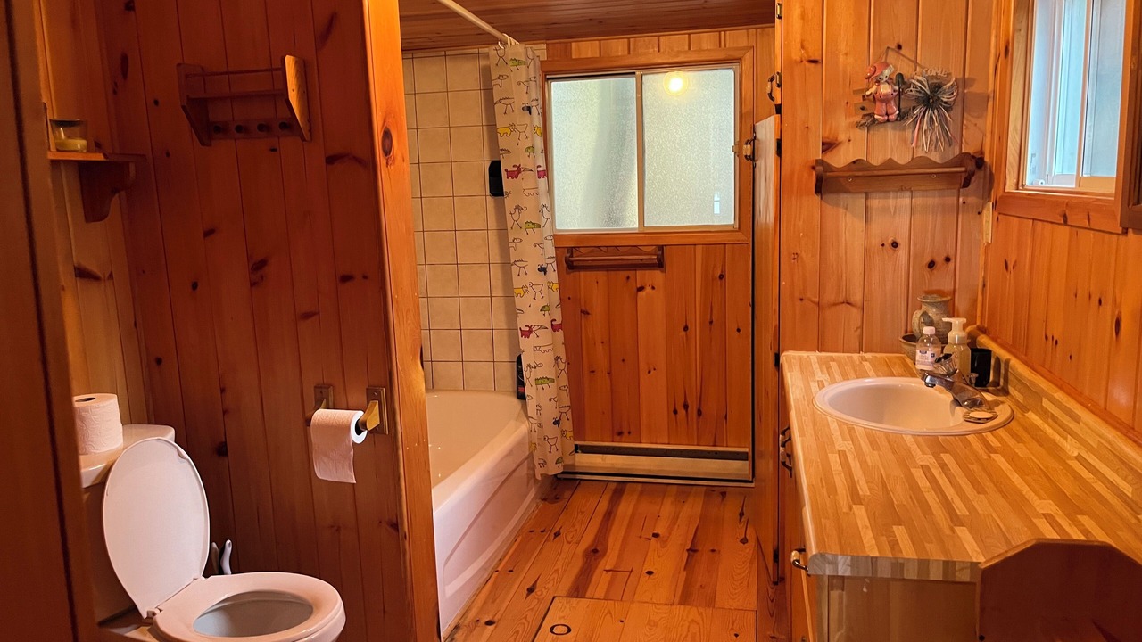 Photo of Bathroom in Whitewater Region
