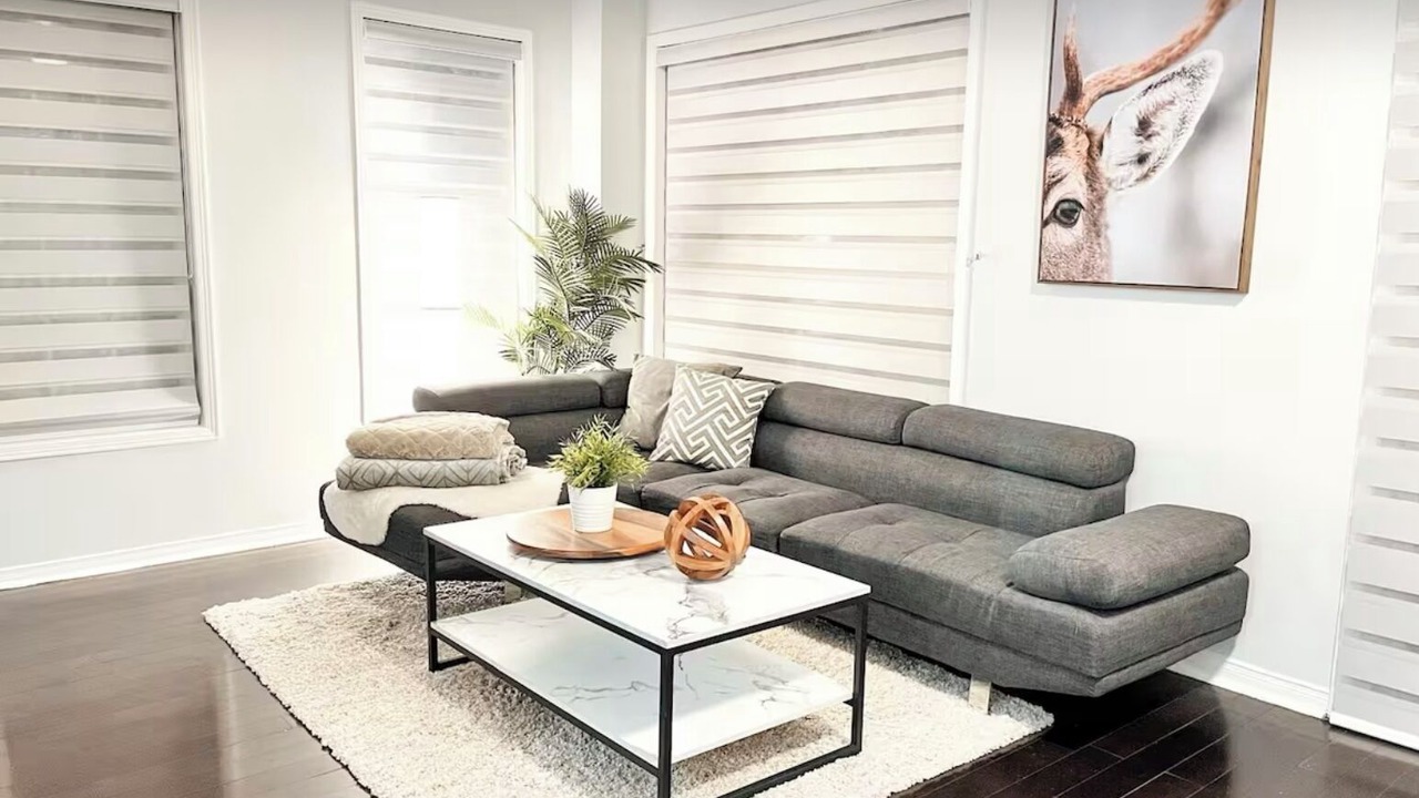 Photo of Livingroom in East Credit