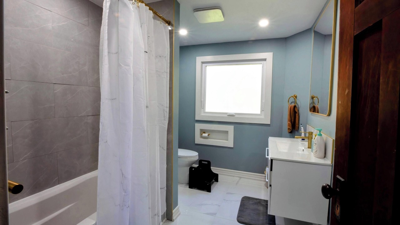 Photo of Bathroom in Bobcaygeon