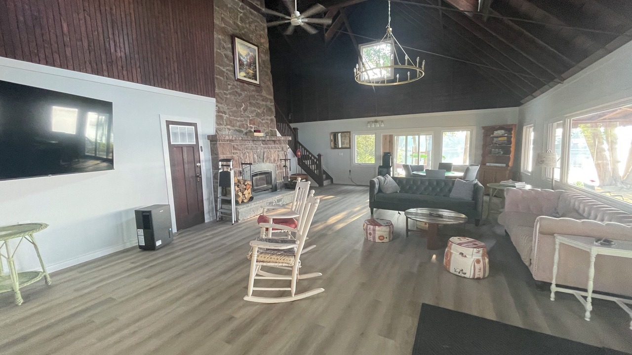 Photo of Livingroom in Bobcaygeon