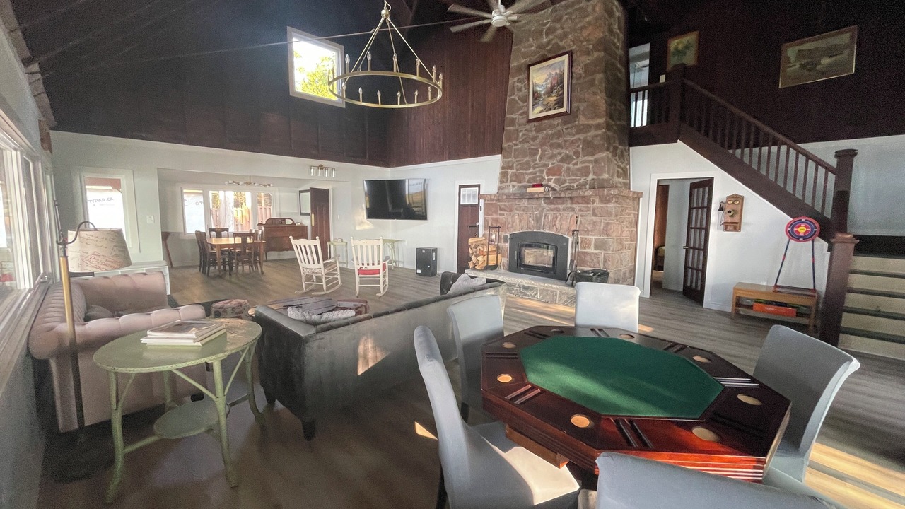 Photo of Livingroom in Bobcaygeon
