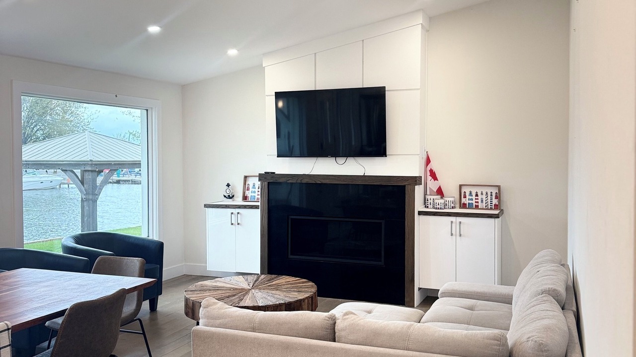 Photo of Livingroom in Long Point