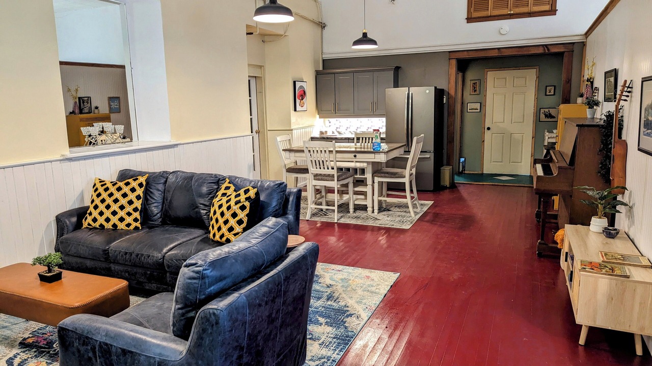Photo of Livingroom in Manitoulin District