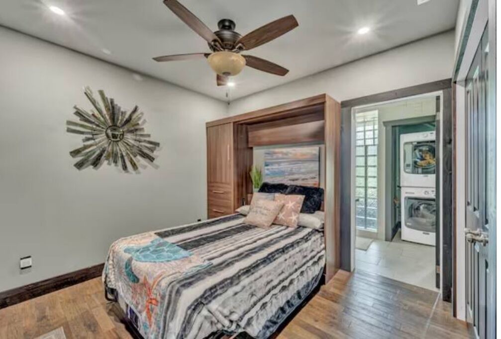 Photo of Bedroom in Puce
