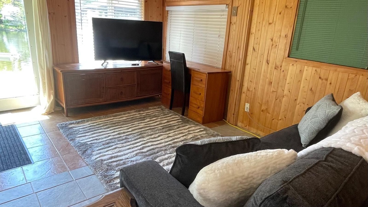 Photo of Livingroom in Trent Hills