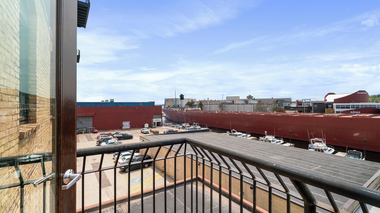 Photo of Patio Balcony in Central Hillside
