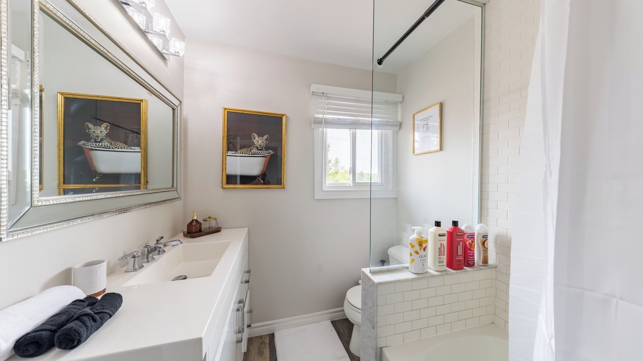 Photo of Bathroom in Erin