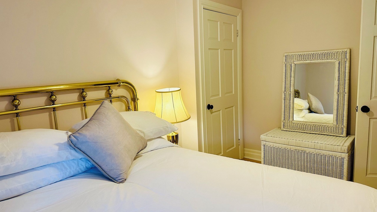 Photo of Bedroom in Amherstview