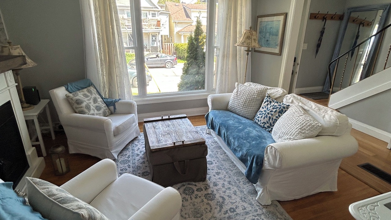 Photo of Livingroom in Kingston