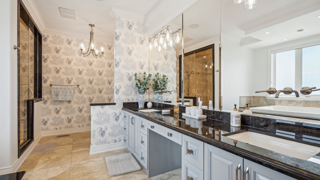 Photo of Bathroom in Stoney Creek