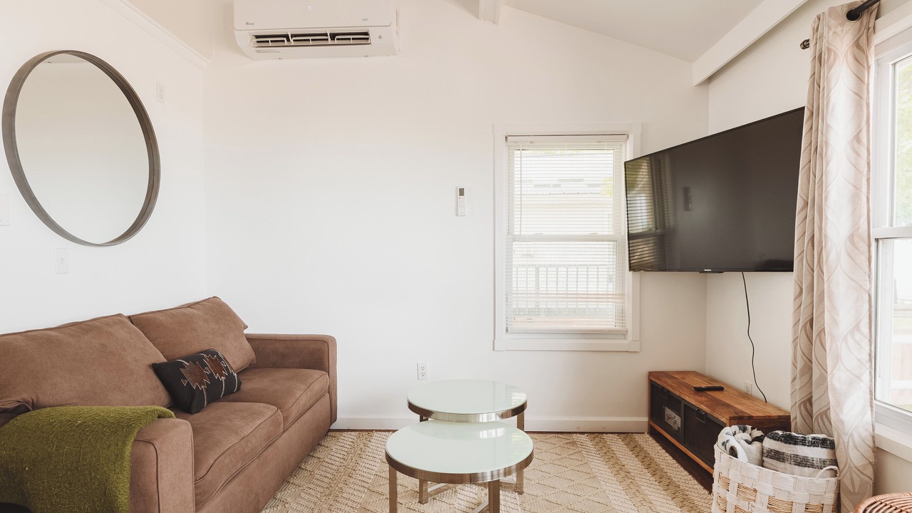 Photo of Livingroom in Kettle Point 44