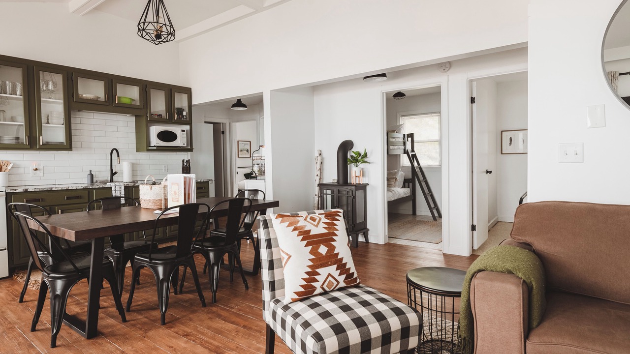 Photo of Livingroom in Kettle Point 44