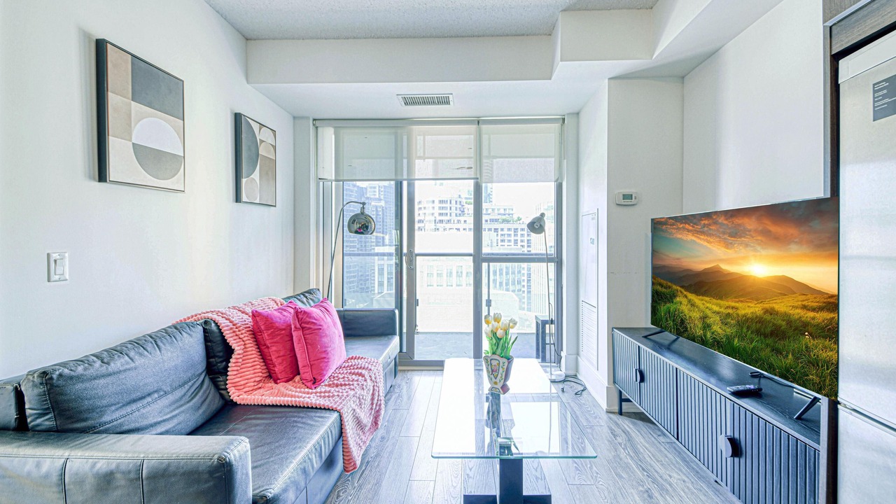 Photo of Livingroom in Toronto Entertainment District
