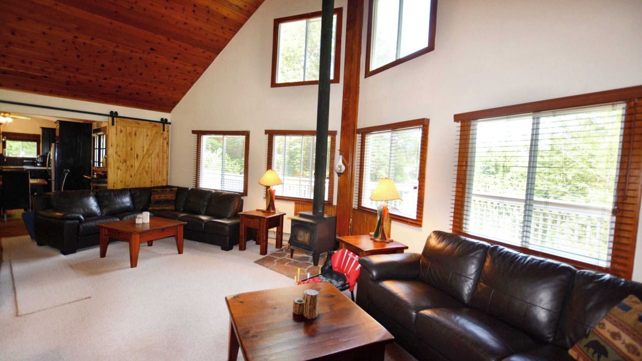 Photo of Livingroom in Bracebridge