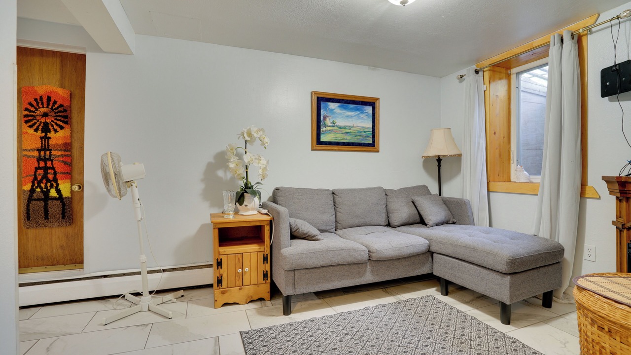 Photo of Livingroom in Oak Grove