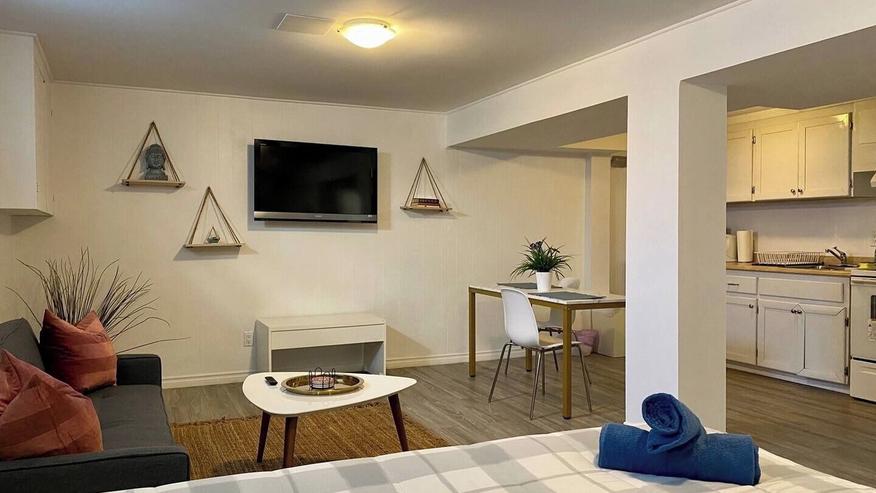 Photo of Livingroom in Victoria Village