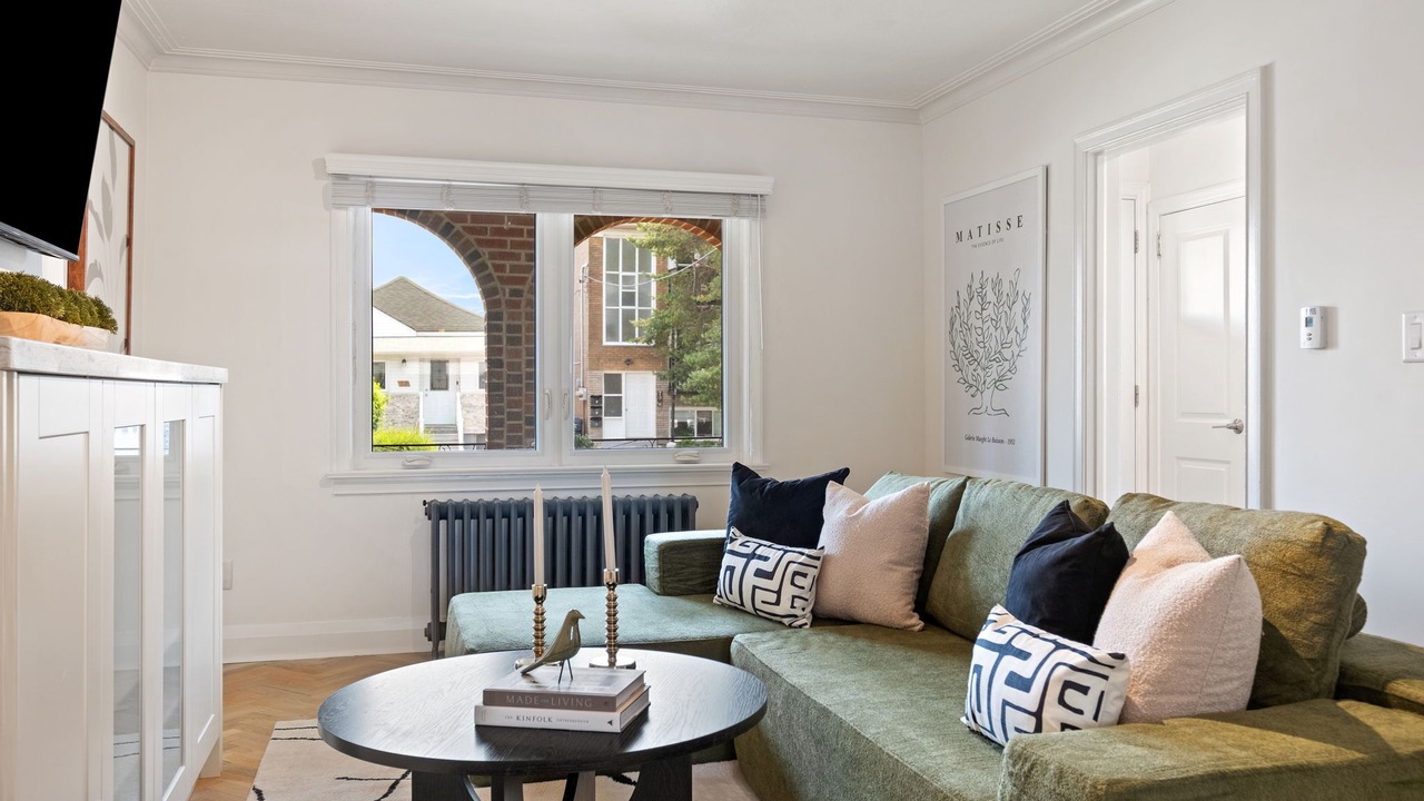 Photo of Livingroom in Oakwood Village